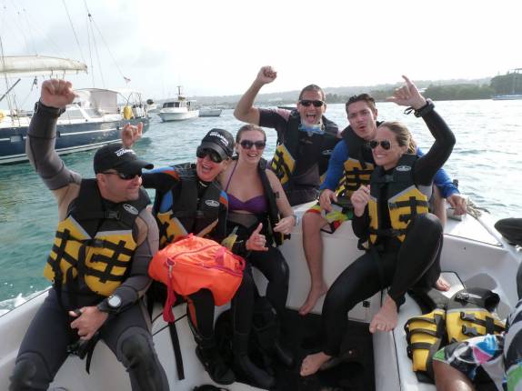 A caminho do mergulho com arraias em San Andrés, no caribe colombiano